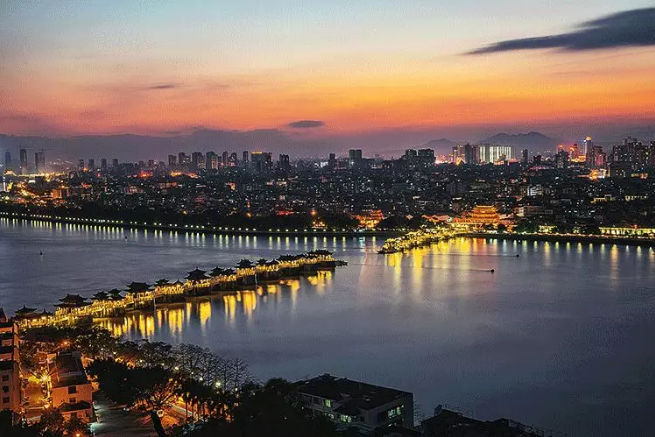 4706.2万！今年会环境高质量垃圾转运类设备助力潮州打造城市新面貌