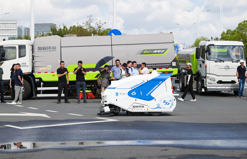 今年会环境喜获无人驾驶扫地机器人大赛第一名